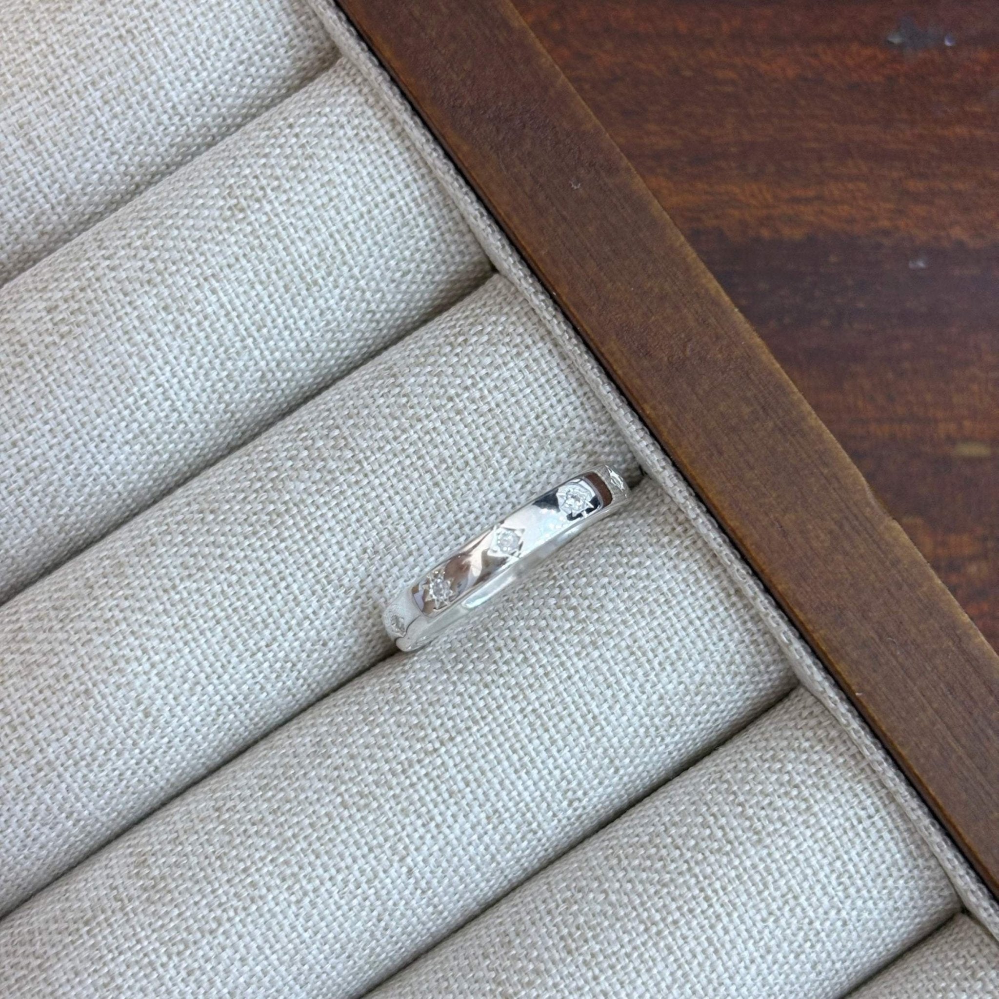 Bague Ouverte Étoile Martelée en Argent Sterling 999, Style Minimaliste et Audacieux, Parfaite Quotidien, Rendez-vous et Cadeau de Saint-Valentin - IVOIRART.COM