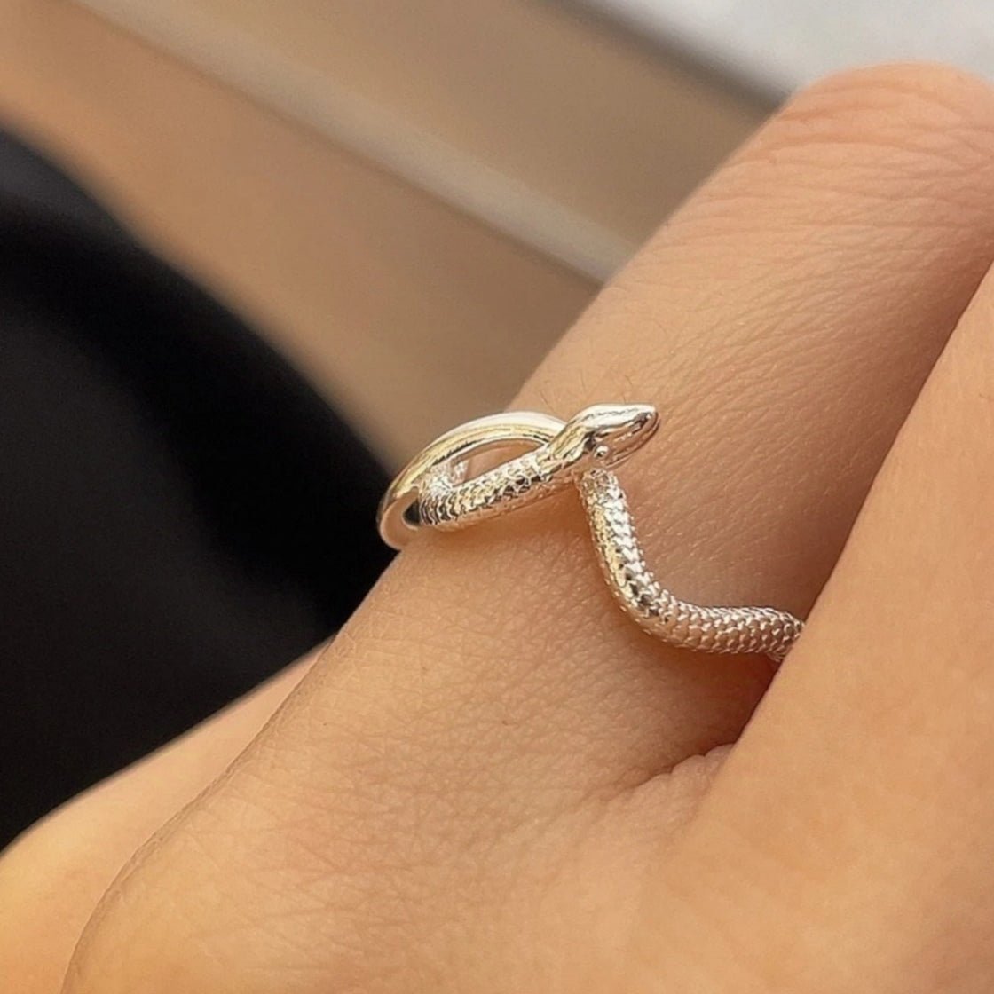 Bague Ouverte Serpent Mat Argent Sterling 999 Mate, Minimaliste et Audacieuse, Parfaite au Quotidien, pour Rendez-vous et Cadeaux, Idée Cadeau Saint-Valentin - IVOIRART.COM