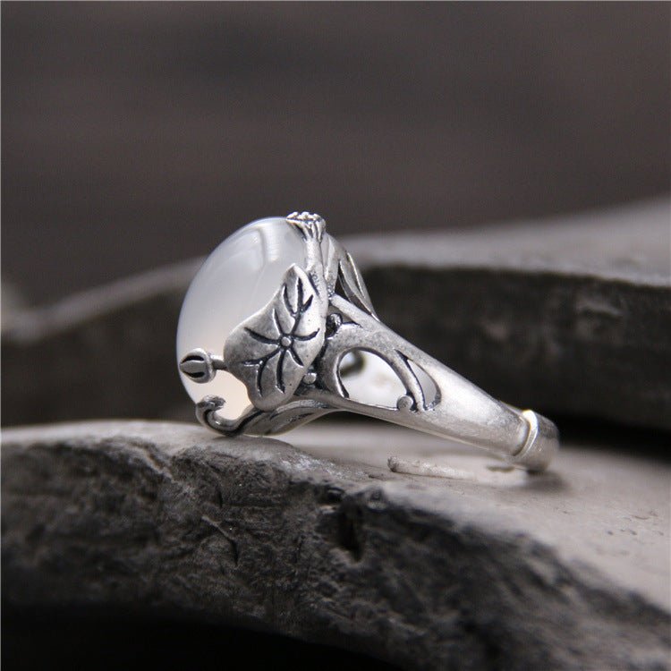 Bague vintage feuille de lotus en calcédoine blanche et argent sterling - luxe!! - IVOIRART.COM
