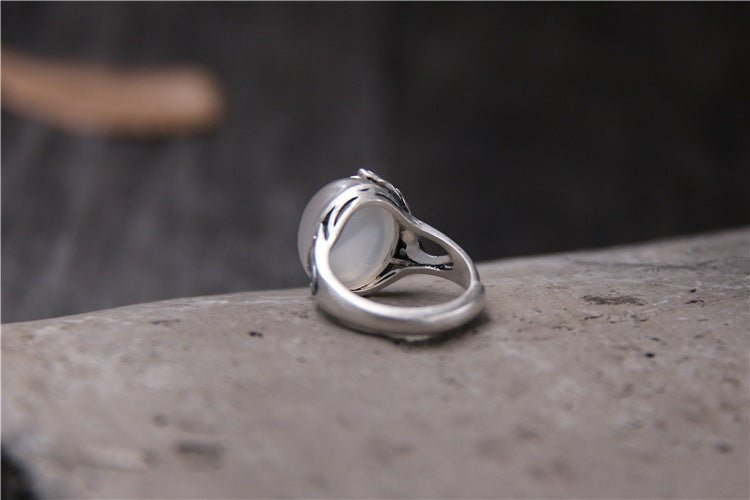 Bague vintage feuille de lotus en calcédoine blanche et argent sterling - luxe!! - IVOIRART.COM