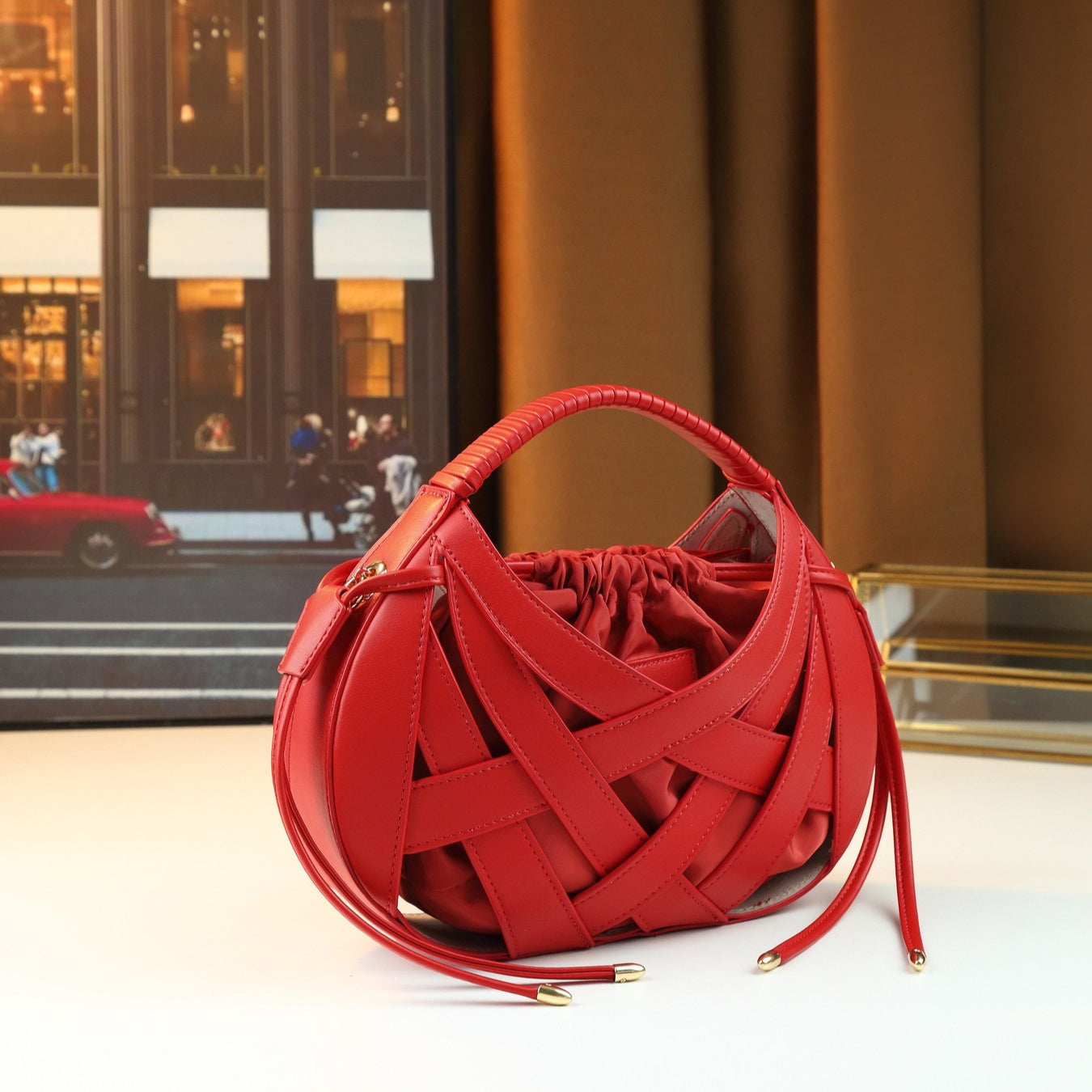 Sac bandoulière tissé ajouré à grande capacité avec une épaule unique, style streetwear