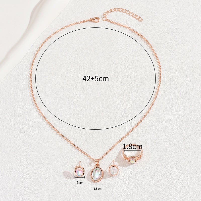 Bijoux femme Europe-Amérique: collier zirconia, anneau plat, boucles assorties et - IVOIRART.COM
