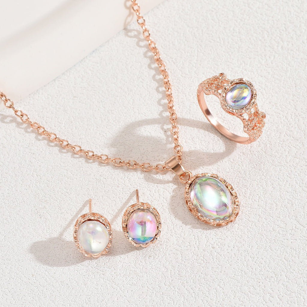 Bijoux femme Europe-Amérique: collier zirconia, anneau plat, boucles assorties et - IVOIRART.COM