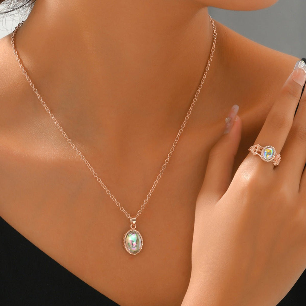 Bijoux femme Europe-Amérique: collier zirconia, anneau plat, boucles assorties et - IVOIRART.COM