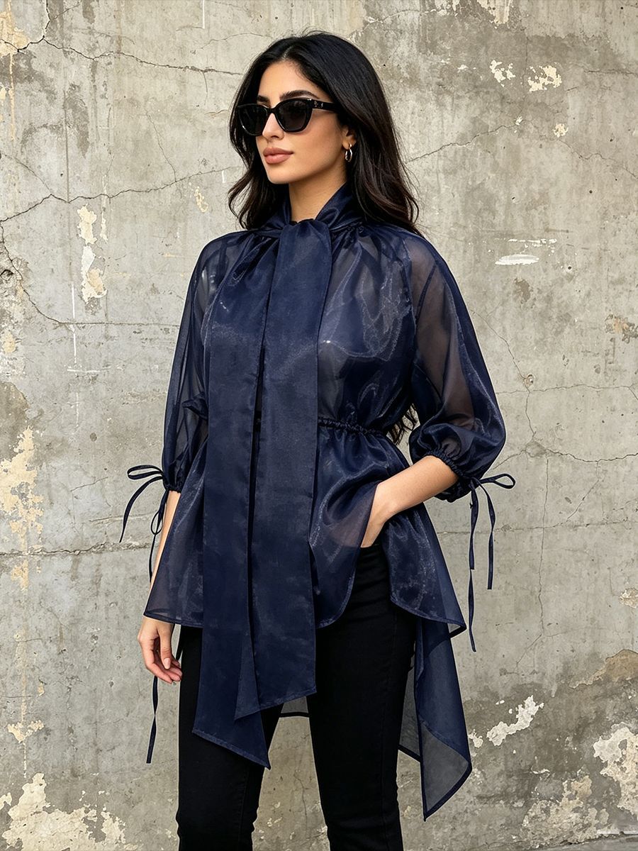 Blouse marine en organza avec nœud au col, taille froncée ajustable et manches longues transparentes - IVOIRART.COM