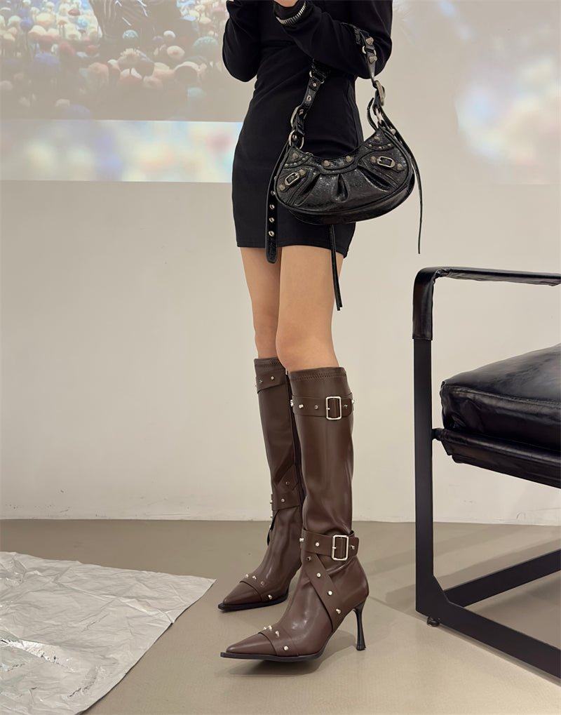 Bottes hautes femme à talon aiguillé, bout pointu, clous et boucle ceinture 2026 - IVOIRART.COM