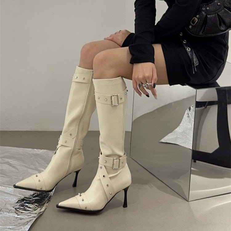 Bottes hautes femme à talon aiguillé, bout pointu, clous et boucle ceinture 2026 - IVOIRART.COM