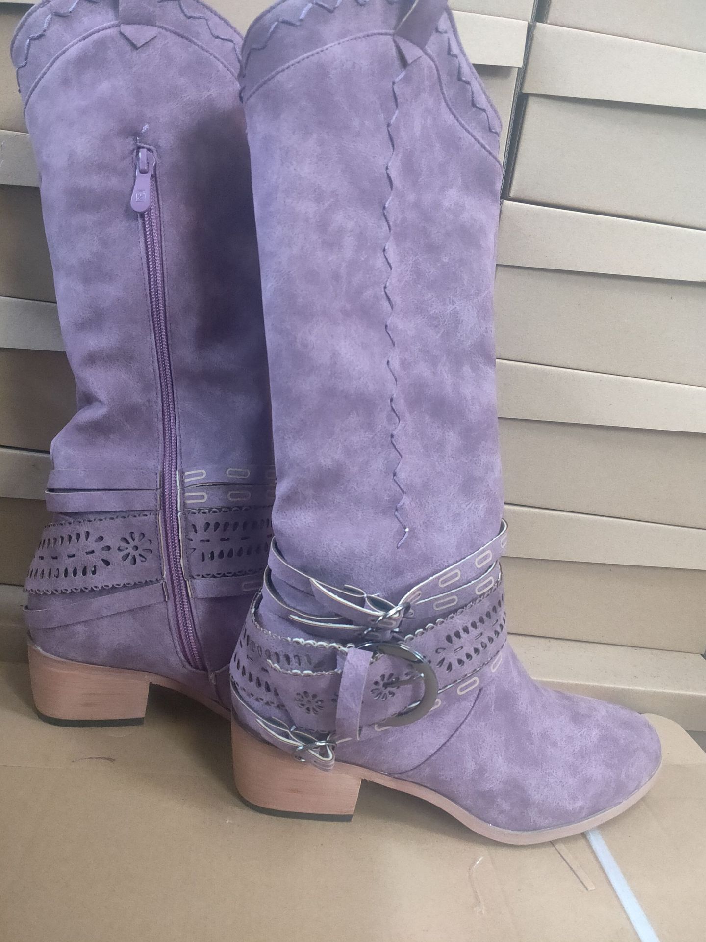 Bottes Martin pour femmes, bottes mi - hautes de style chevalier, élégance unique - IVOIRART.COM