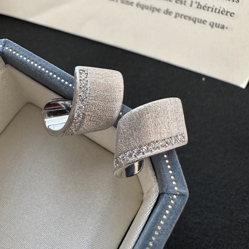Boucles d'oreilles carrées brossées en argent sterling 999, élégant style minimaliste, idéales pour le quotidien et le bureau - IVOIRART.COM