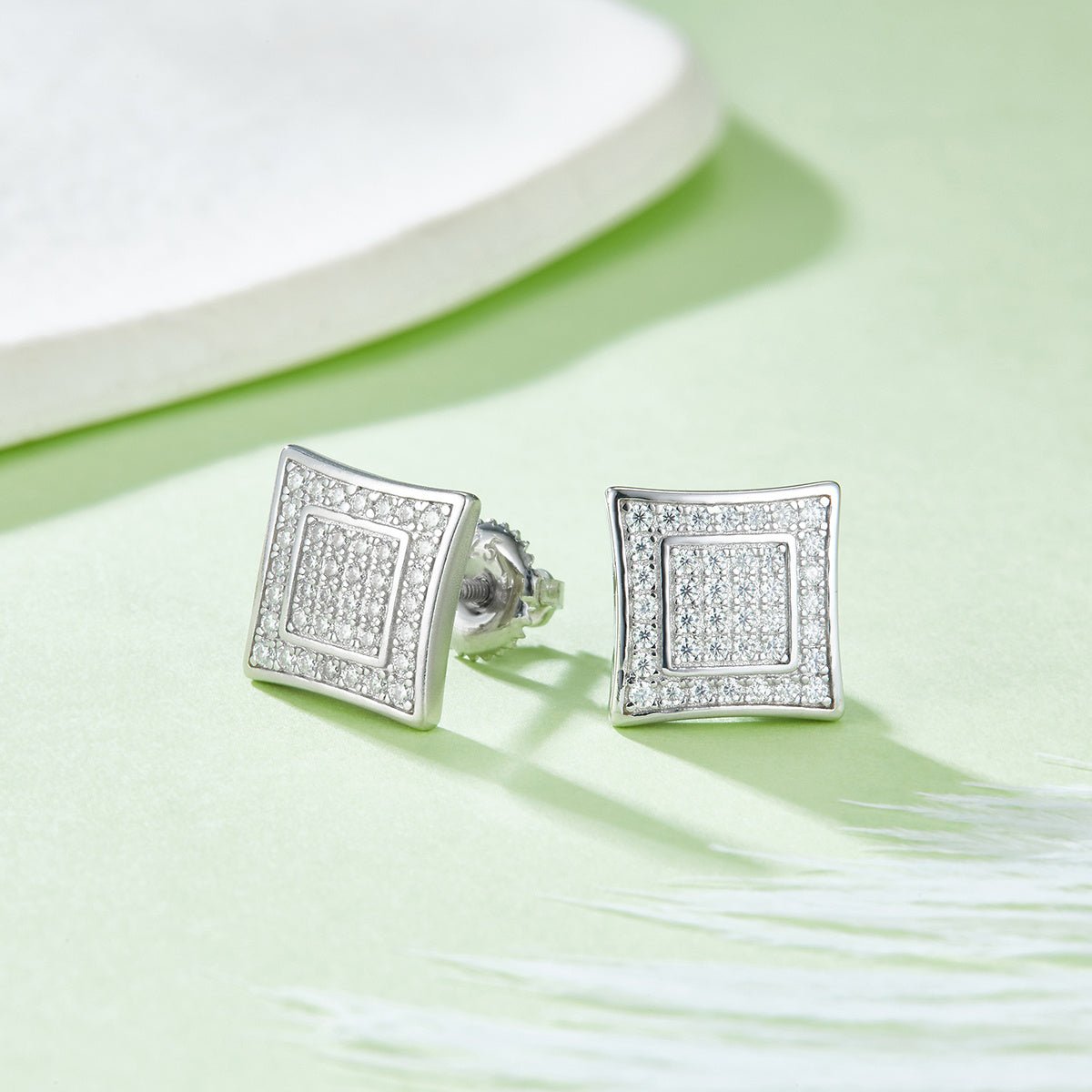 Boucles d'Oreilles Clous Carrés Moissanite 76pcs D Couleur VVS1 Argent 925 10mm à Vis Hypoallergéniques Certifiées GRA Coffret Cadeau - IVOIRART.COM