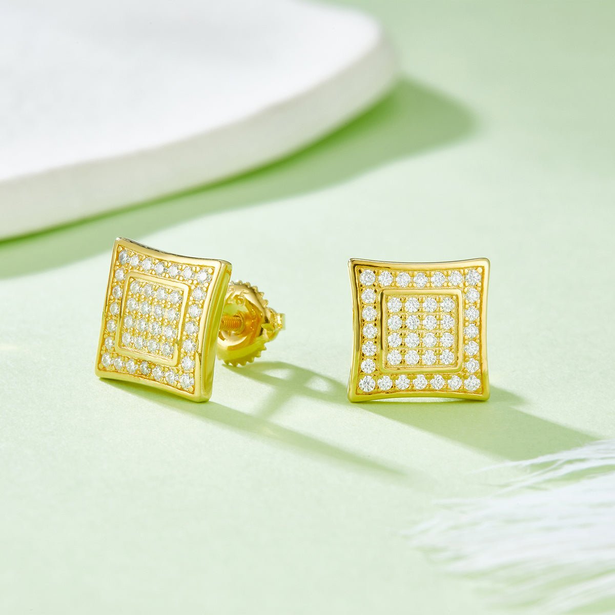 Boucles d'Oreilles Clous Carrés Moissanite 76pcs D Couleur VVS1 Argent 925 10mm à Vis Hypoallergéniques Certifiées GRA Coffret Cadeau - IVOIRART.COM