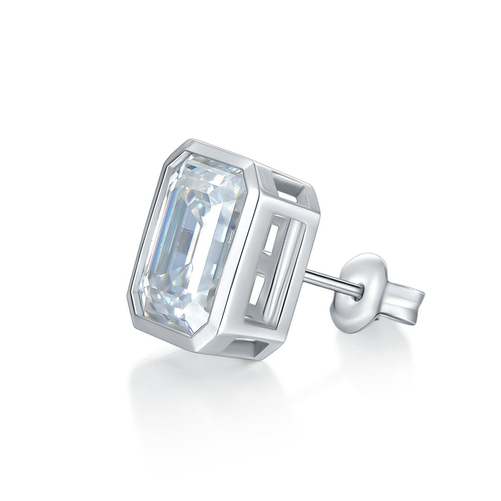 Boucles d'oreilles clous en moissanite taille émeraude 8x10mm en argent S925 plaqué platine avec sertissage géométrique et certificat GRA - IVOIRART.COM