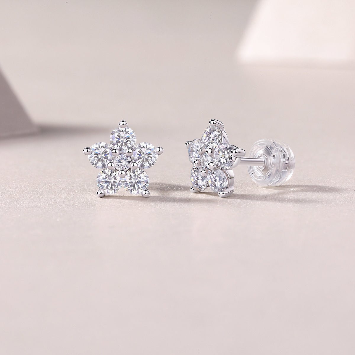 Boucles d'oreilles clous Fleur S925 Argent, Moissanite D-VVS1, 1.4g, boîte cadeau01 - IVOIRART.COM