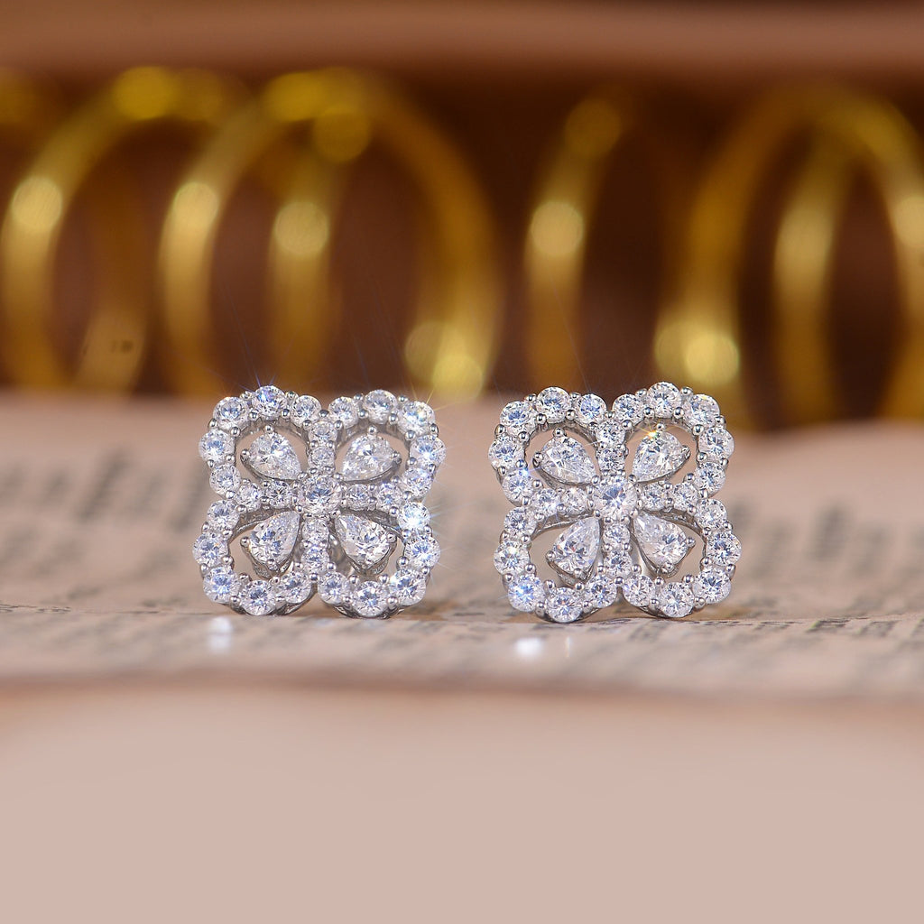 Boucles d'Oreilles Clous Fleur Trèfle Taille Poire Moissanite Argent 925 Plaqué Platine, Certificat GRA, Coffret Cadeau Femme - IVOIRART.COM