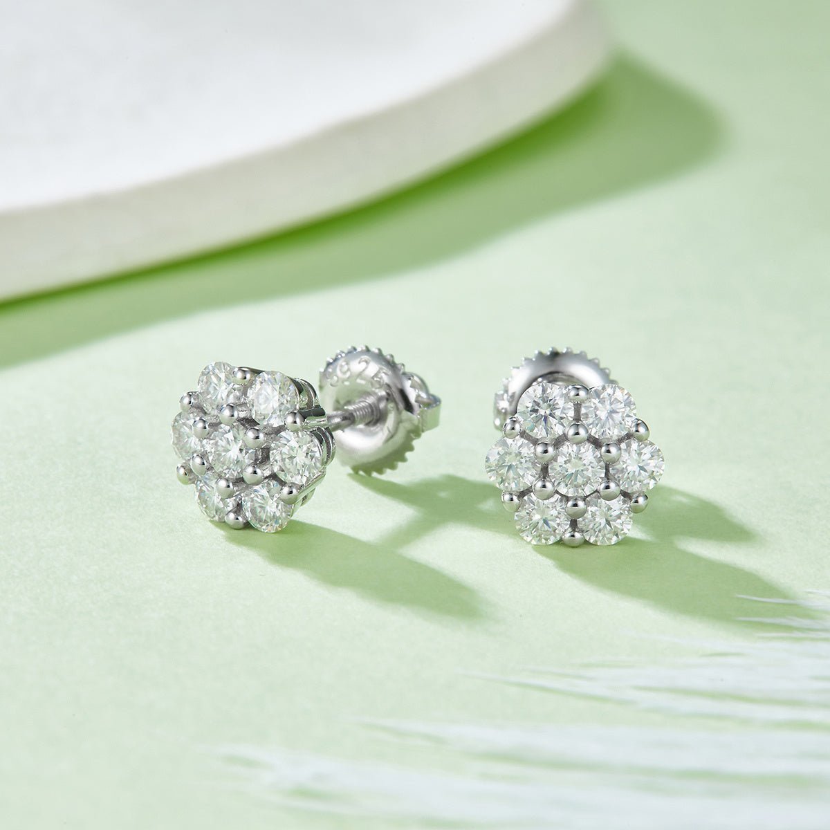 Boucles d'oreilles Clusters 14pcs Moissanite D Couleur VVS1 en Argent 925 S, 1,5g, Fermoir à Vis, Hypoallergénique, Certifiées GRA, Coffret Cadeau - IVOIRART.COM
