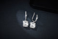 Boucles d'oreilles créoles à effet halo en moissanite taille émeraude 6x8mm, argent sterling S925 plaqué platine, certificat GRA, coffret cadeau luxe - IVOIRART.COM