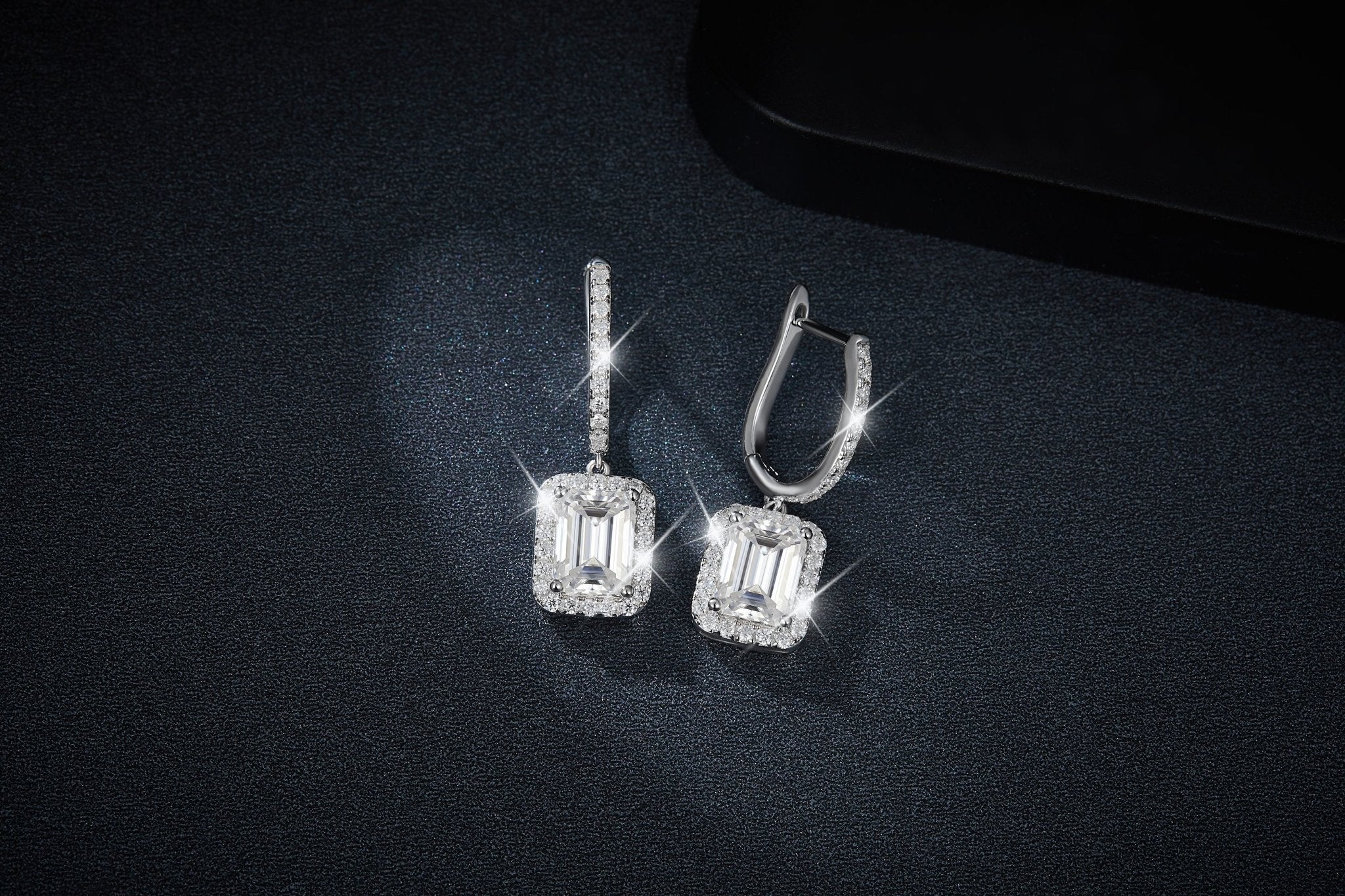 Boucles d'oreilles créoles à effet halo en moissanite taille émeraude 6x8mm, argent sterling S925 plaqué platine, certificat GRA, coffret cadeau luxe - IVOIRART.COM