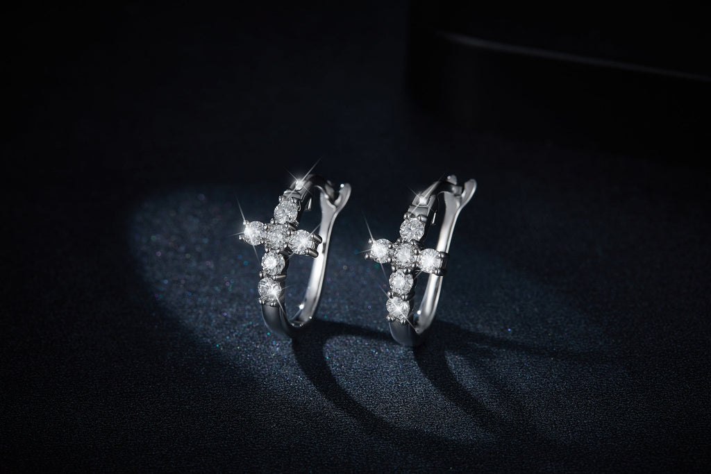 Boucles d'oreilles créoles croix en argent sterling S925 avec moissanite et platine - IVOIRART.COM
