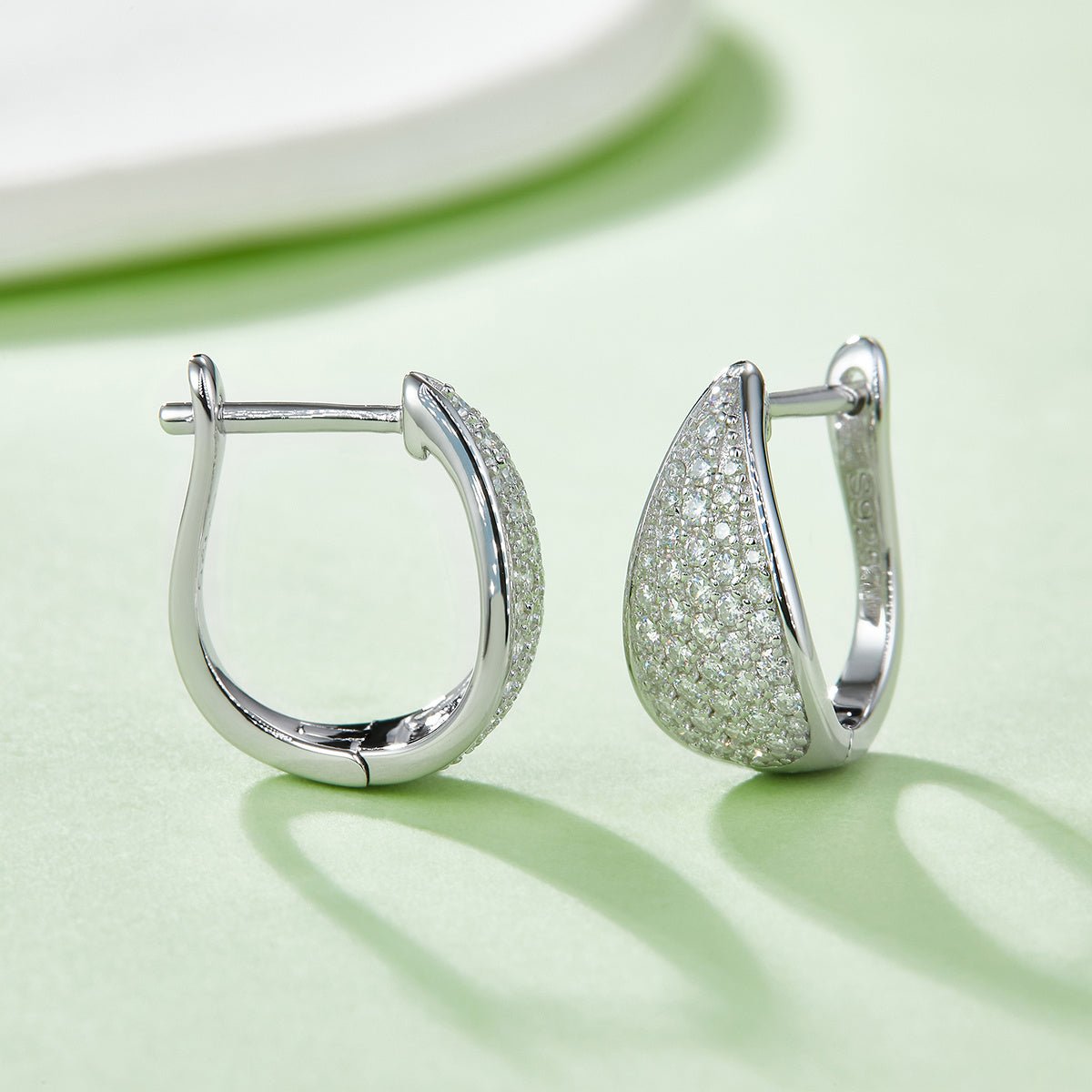 Boucles d'oreilles créoles en argent sterling S925 3,1g avec 83 moissanites pavées - IVOIRART.COM