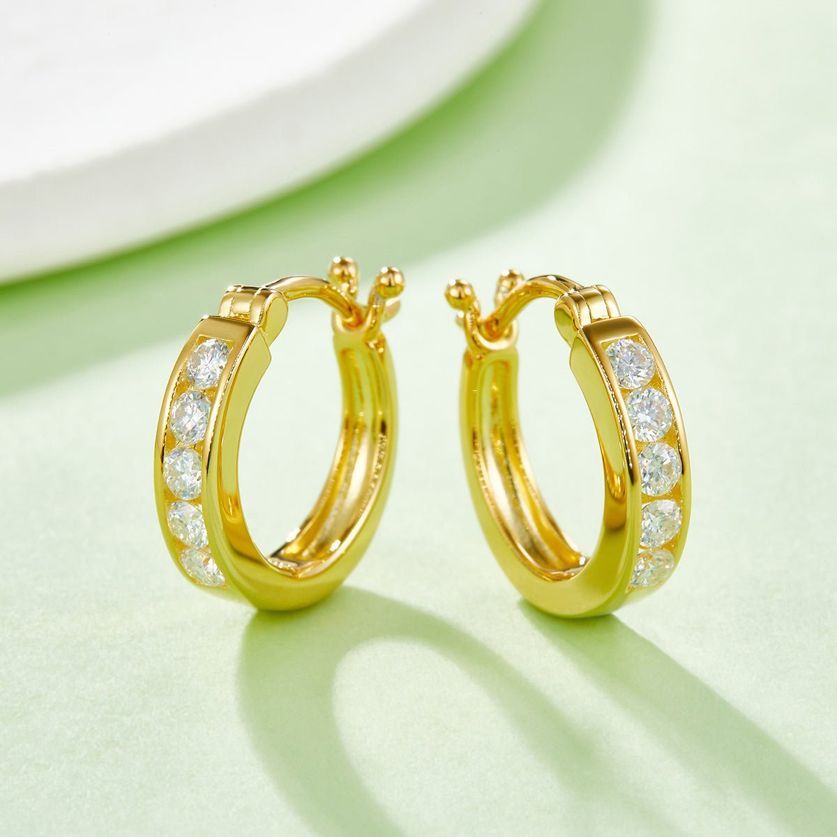 Boucles d'oreilles créoles en argent sterling S925 3,3g avec 10 moissanites serties canal 15,5mm, plaqué platine, boîte cadeau femme - IVOIRART.COM