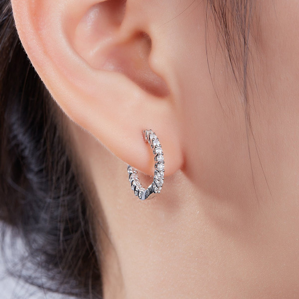 Boucles d'oreilles créoles Huggie 16,5 mm en argent sterling S925, moissanite, plaqué platine, certificat GRA, hypoallergéniques, coffret cadeau (30 pièces) - IVOIRART.COM