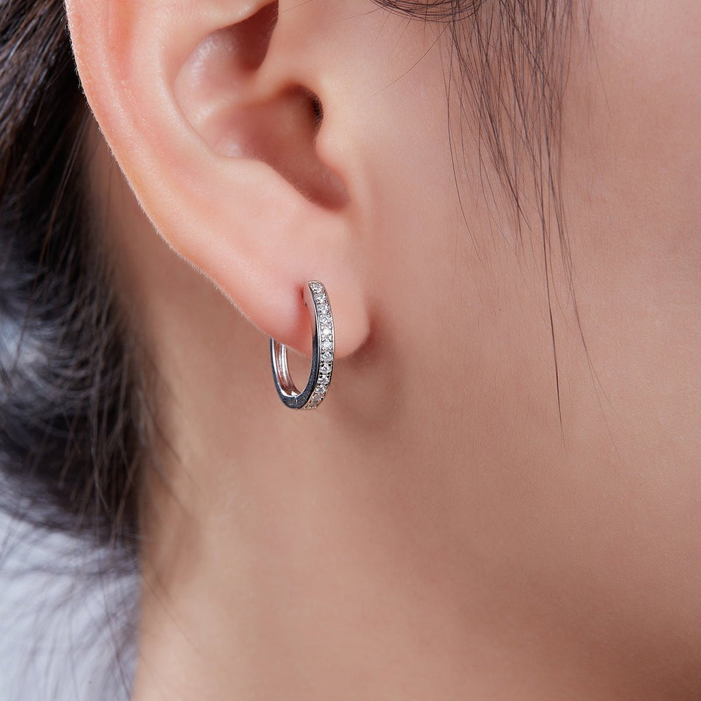 Boucles d'oreilles créoles Huggie 16mm en argent Sterling S925, 24 Moissanites, plaquées platine, certifiées GRA, hypoallergéniques, coffret cadeau - IVOIRART.COM