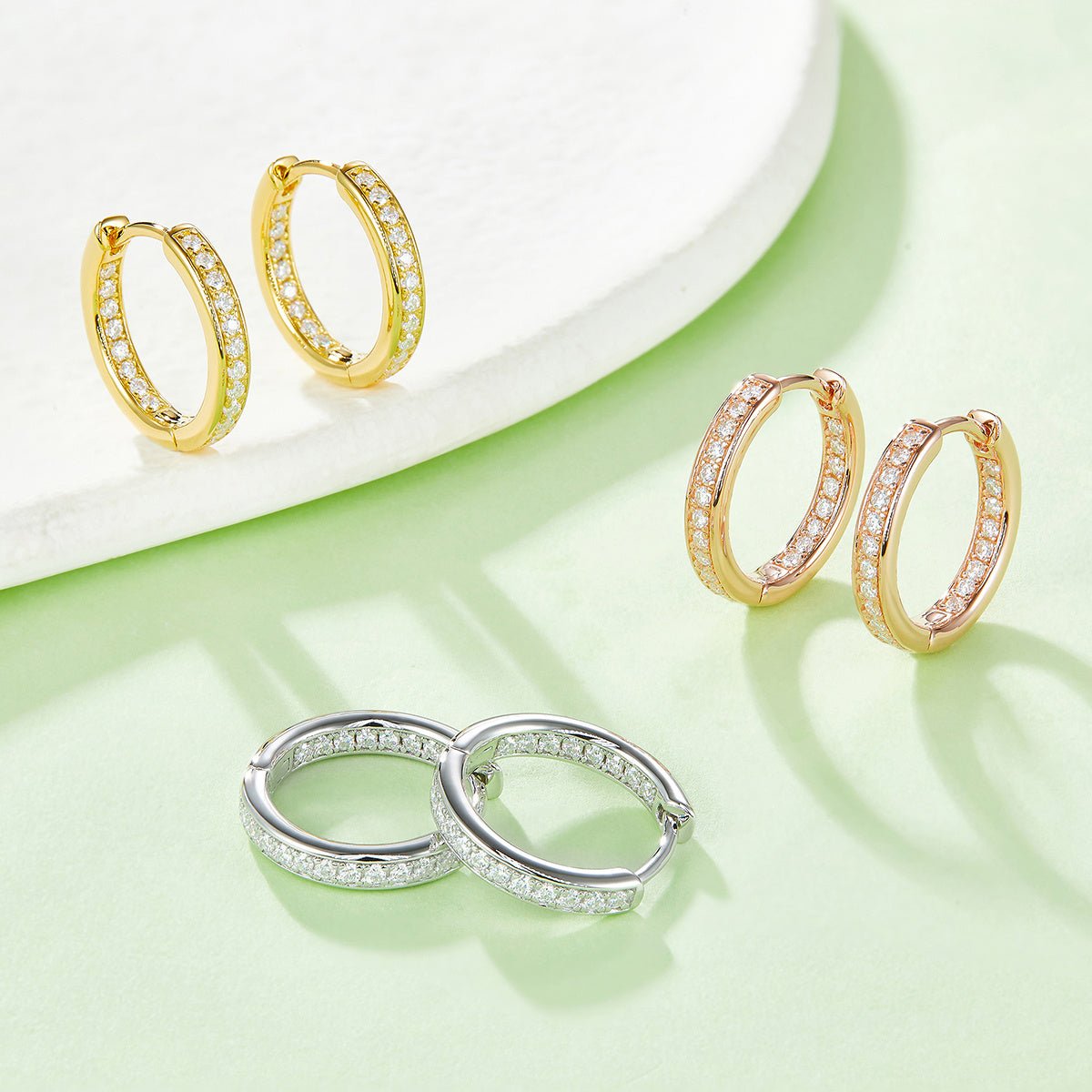 Boucles d’oreilles créoles Huggie 40 pcs Moissanite en argent S925, plaquées platine, 14,5 mm, certificat GRA, coffret cadeau - IVOIRART.COM