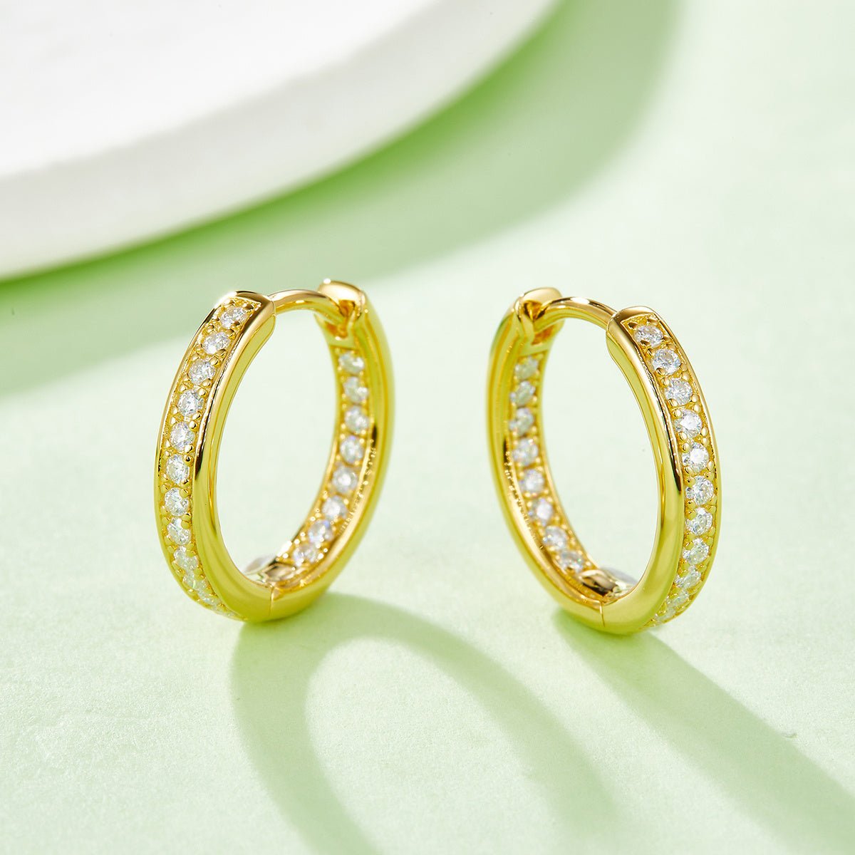 Boucles d’oreilles créoles Huggie 40 pcs Moissanite en argent S925, plaquées platine, 14,5 mm, certificat GRA, coffret cadeau - IVOIRART.COM