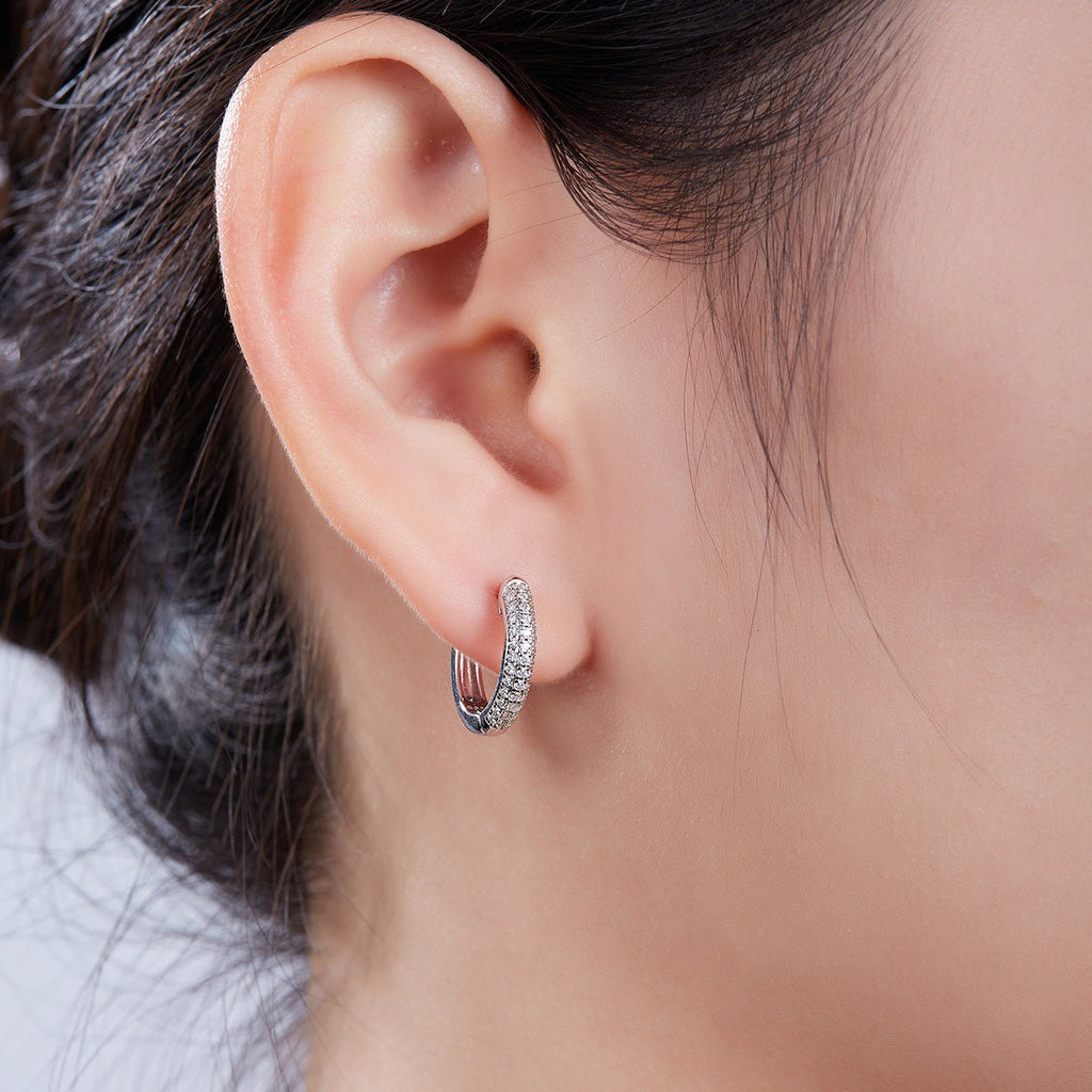 Boucles d'oreilles créoles Huggie 74 pierres Moissanite en argent S925 15mm plaqué platine 3 couleurs boîte cadeau hypoallergéniques - IVOIRART.COM