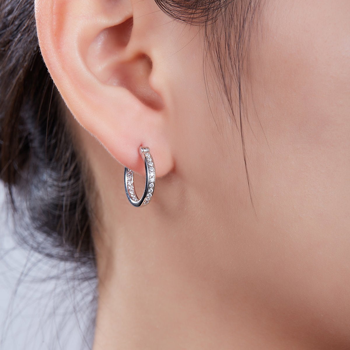 Boucles d’oreilles créoles huggie en argent sterling S925, 38 moissanites, 16,5 mm, plaqué platine, certifiées GRA, hypoallergéniques, coffret cadeau - IVOIRART.COM