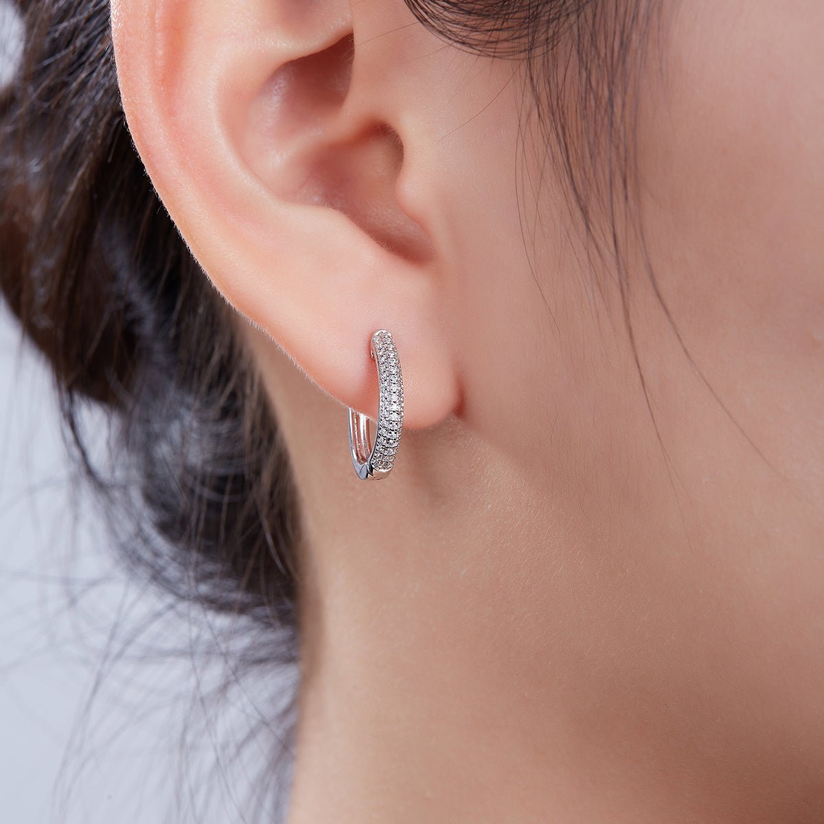 Boucles d’oreilles créoles Huggie en argent sterling S925 98 pierres de moissanite, 16mm, plaqué platine, certifiées GRA, boîte cadeau, hypoallergéniques, 3 couleurs - IVOIRART.COM