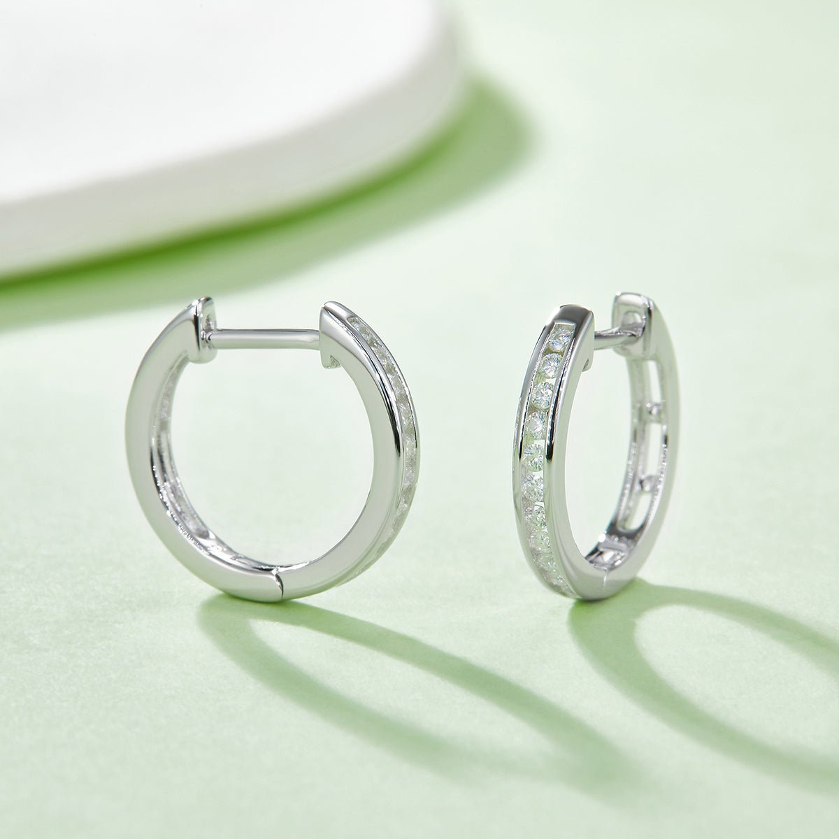Boucles d’Oreilles Créoles Moissanite 22 Pierres Argent Sterling S925 1,9g 15mm Plaqué Platine avec Certificat GRA, Coffret Cadeau Pour Femme - IVOIRART.COM