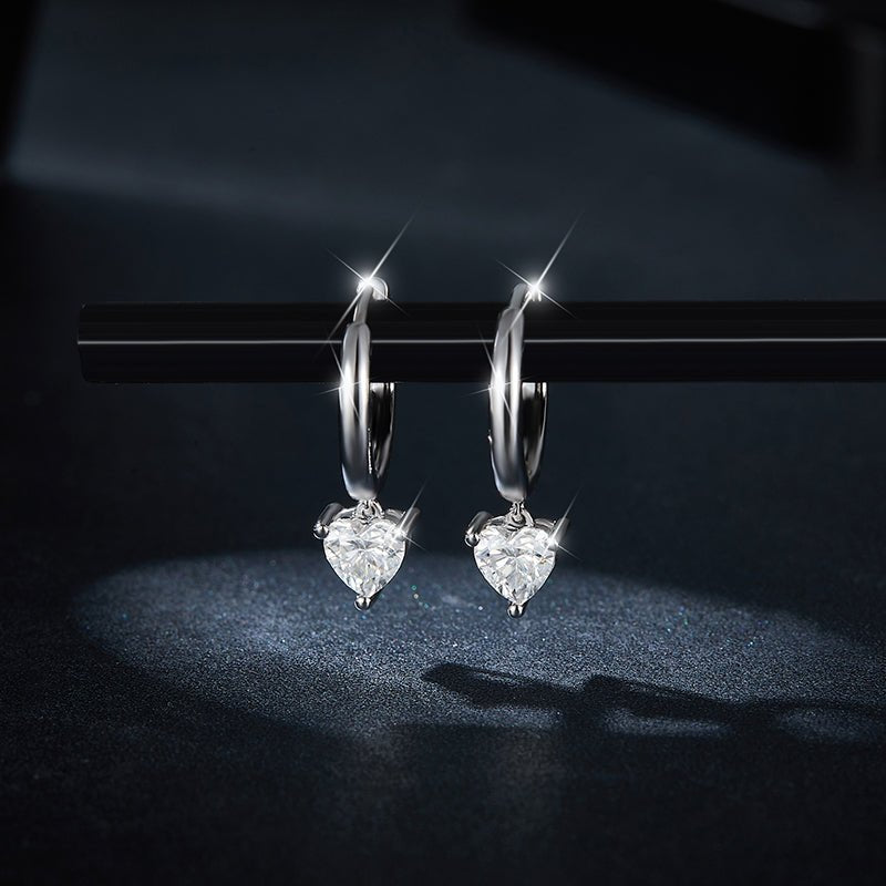 Boucles d’oreilles créoles pendantes en argent 925 cœur 5x5mm moissanite plaqué platine - IVOIRART.COM