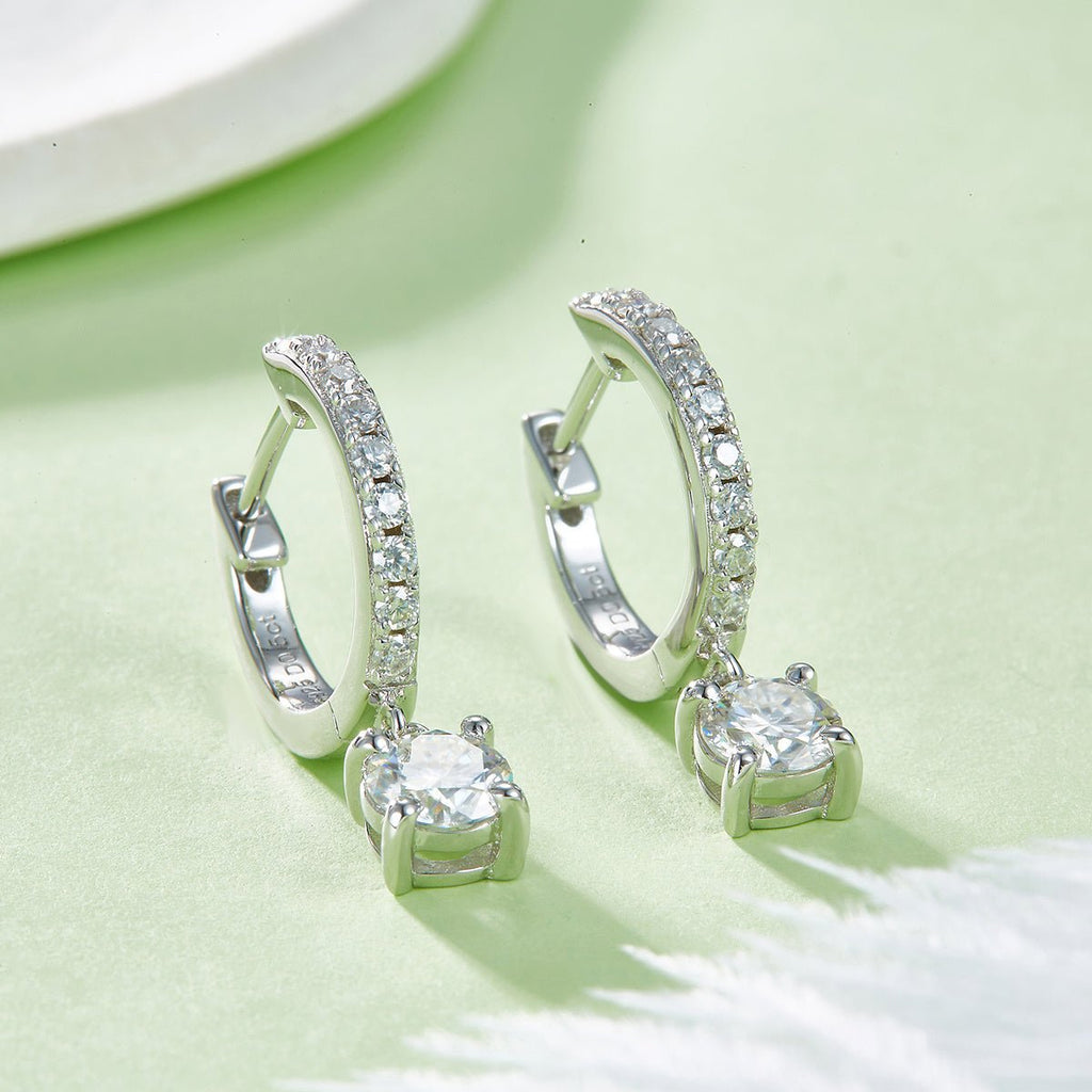 Boucles d'oreilles créoles pendantes en argent S925 avec moissanite 5 mm certifiées GRA, pavage et coffret cadeau - IVOIRART.COM