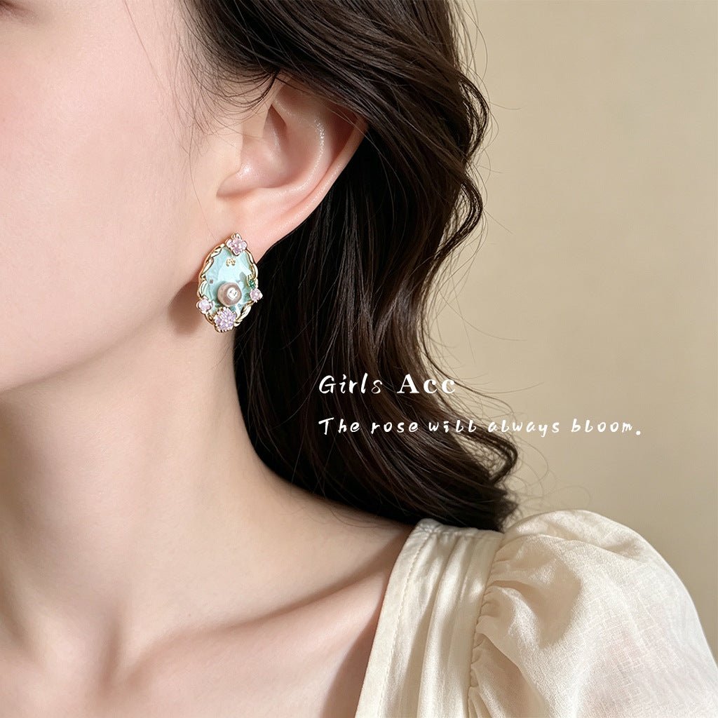 Boucles d'oreilles émaillées vintage fleurs françaises, style rétro romantiques. - IVOIRART.COM