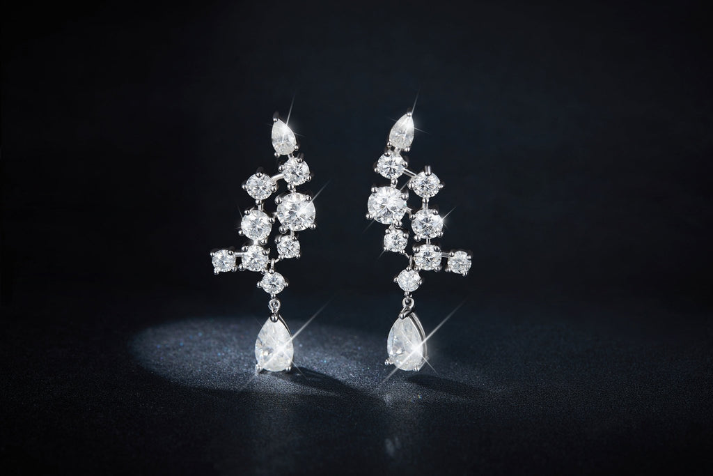 Boucles d'Oreilles Grimpantes en Argent 925 avec Moissanite Poire 5x8mm - IVOIRART.COM