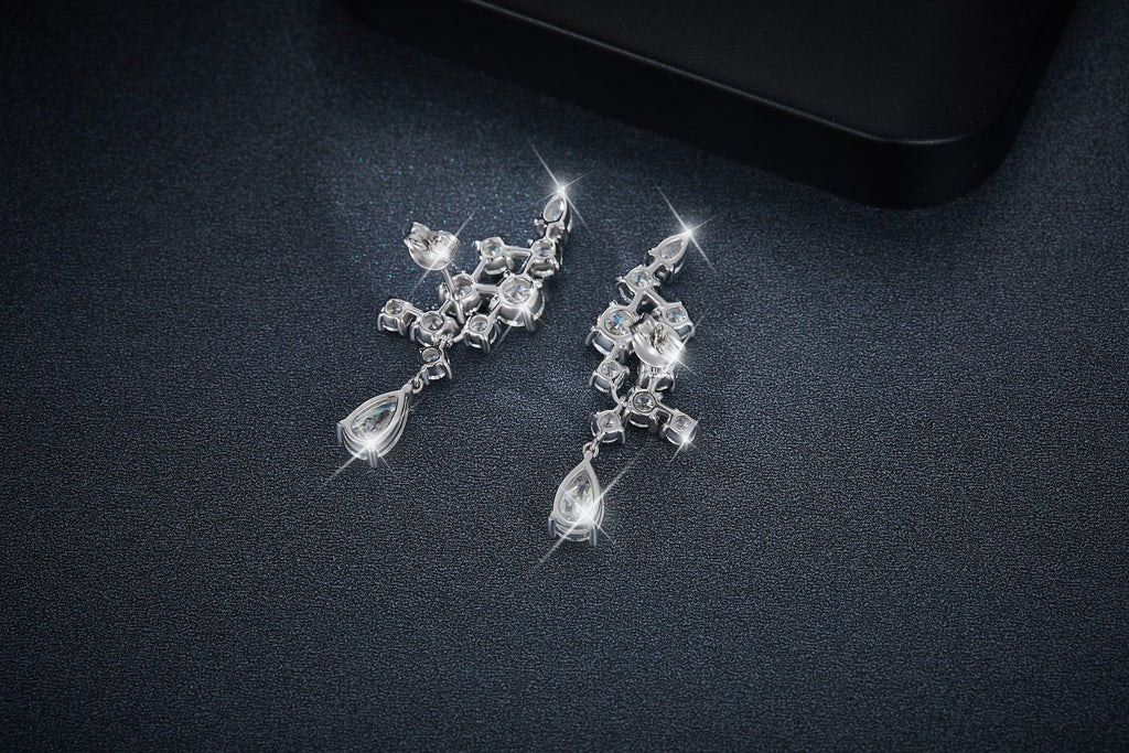 Boucles d'Oreilles Grimpantes en Argent 925 avec Moissanite Poire 5x8mm - IVOIRART.COM