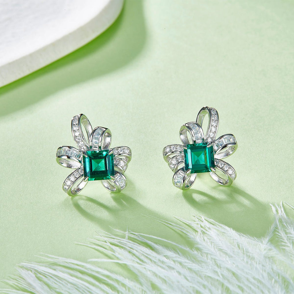 Boucles d'oreilles nœud S925 argent Rubis/Émeraude 6x6mm plaqué platine 3.2g co. - IVOIRART.COM