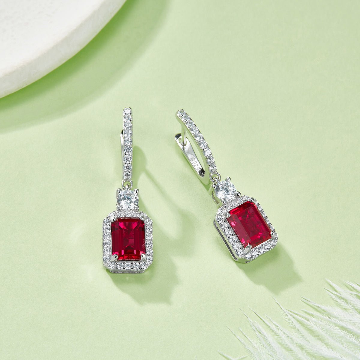 Boucles doreilles pendant S925 argent labgrown émeraude 6x8mm 6ct plaqué platine - IVOIRART.COM