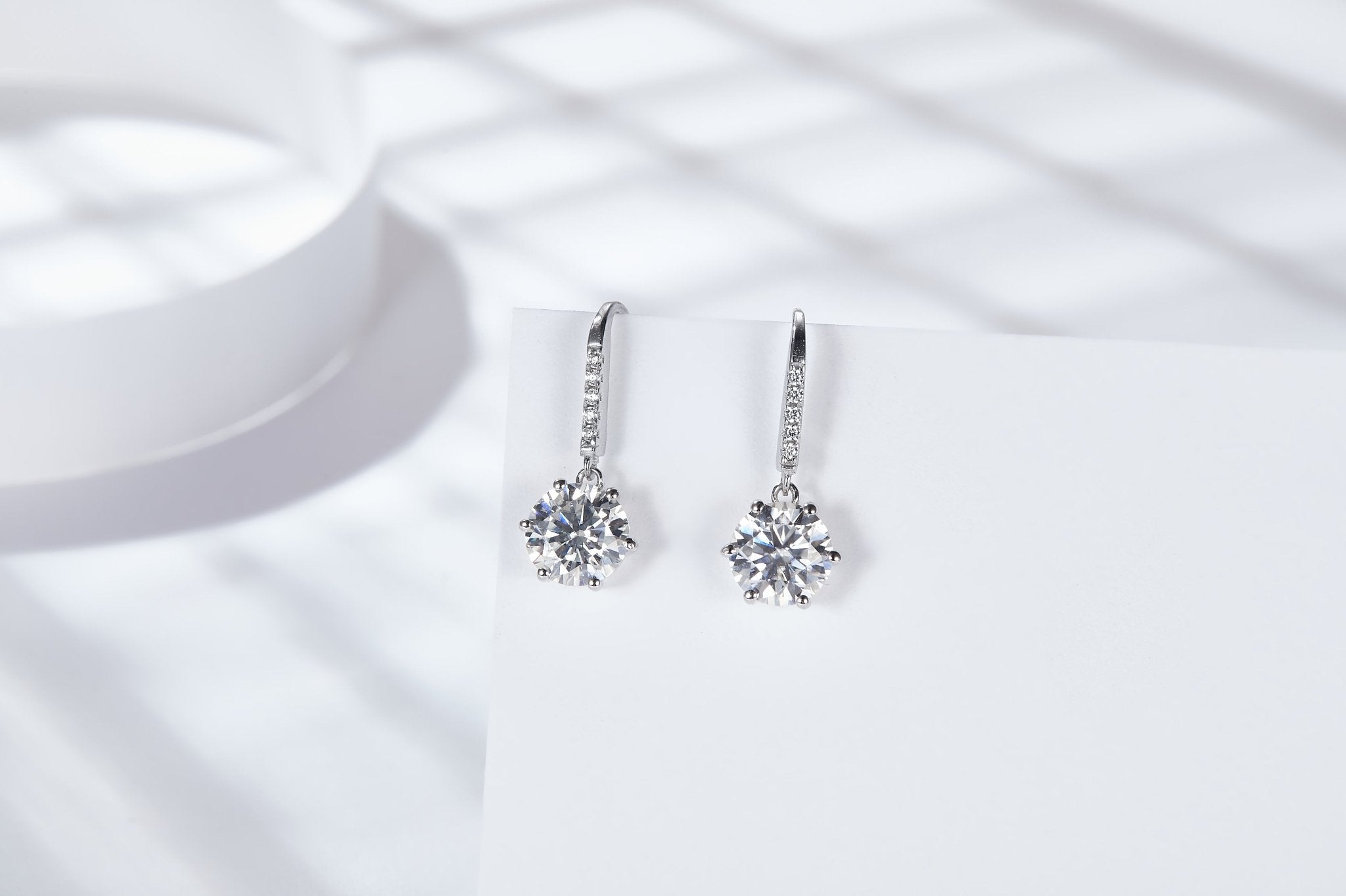 Boucles d’oreilles pendantes en argent sterling S925 0,5CT moissanite avec crochet long plaqué platine - IVOIRART.COM