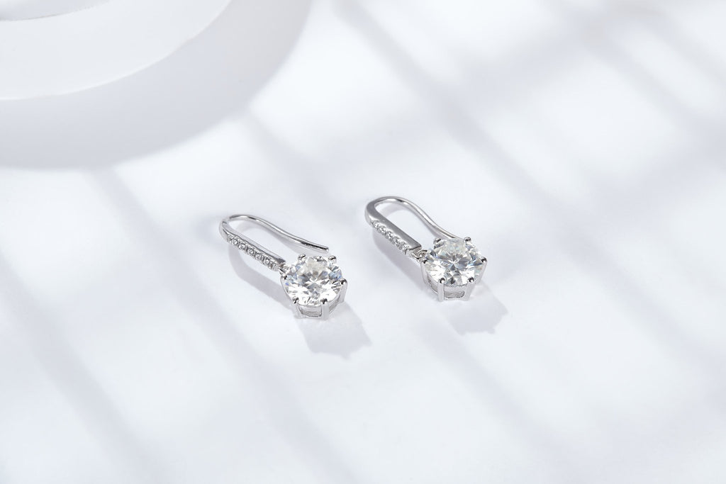 Boucles d’oreilles pendantes en argent sterling S925 0,5CT moissanite avec crochet long plaqué platine - IVOIRART.COM
