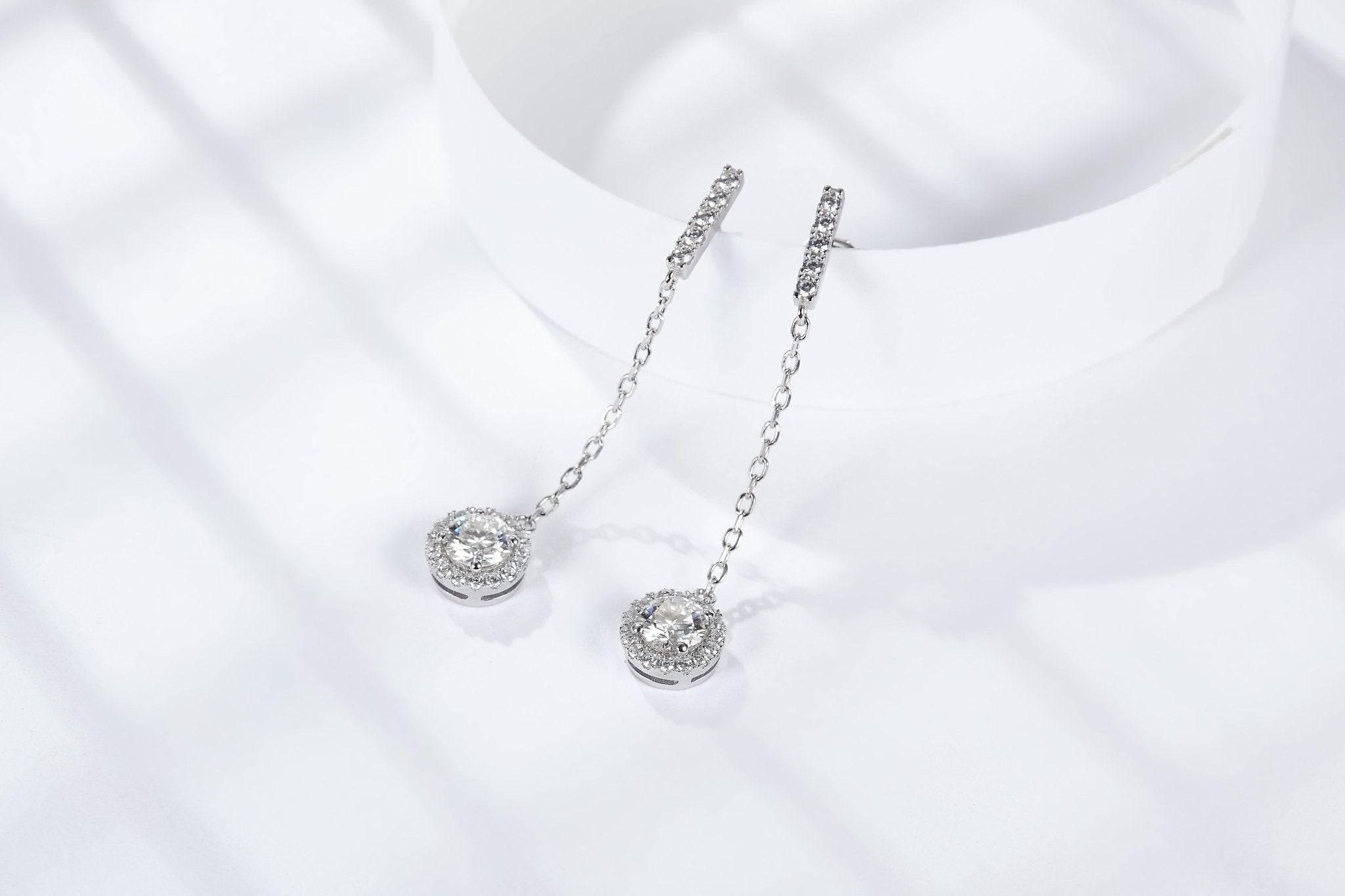 Boucles d'oreilles pendantes en argent sterling S925 Moissanite 0,5 ou 1CT plaqué platine - IVOIRART.COM