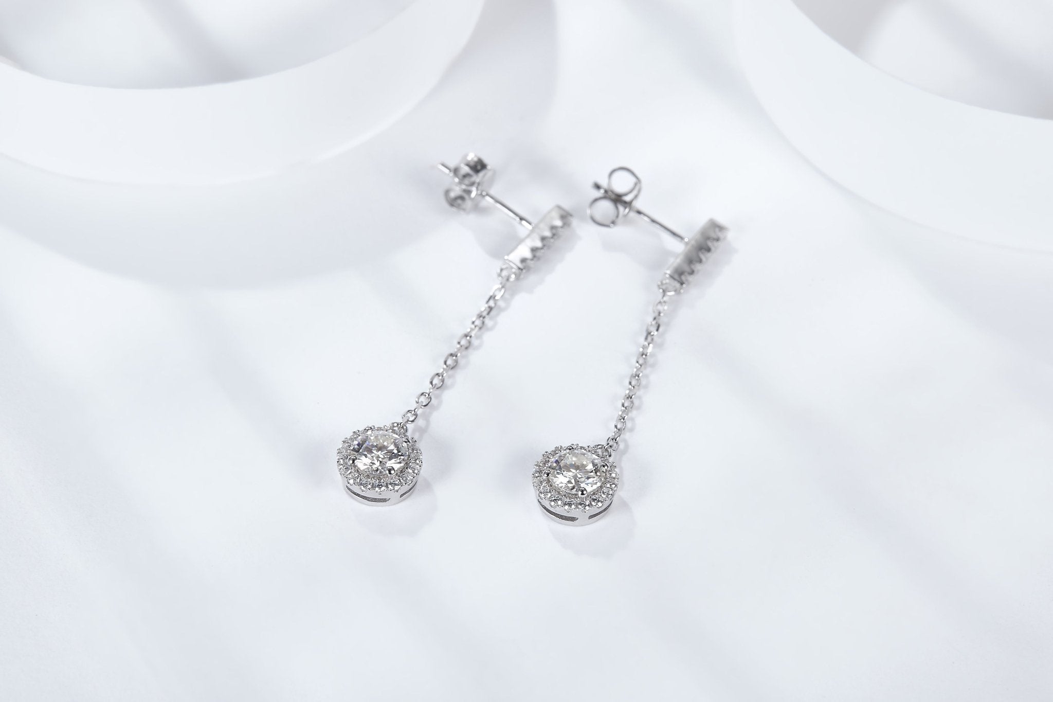 Boucles d'oreilles pendantes en argent sterling S925 Moissanite 0,5 ou 1CT plaqué platine - IVOIRART.COM