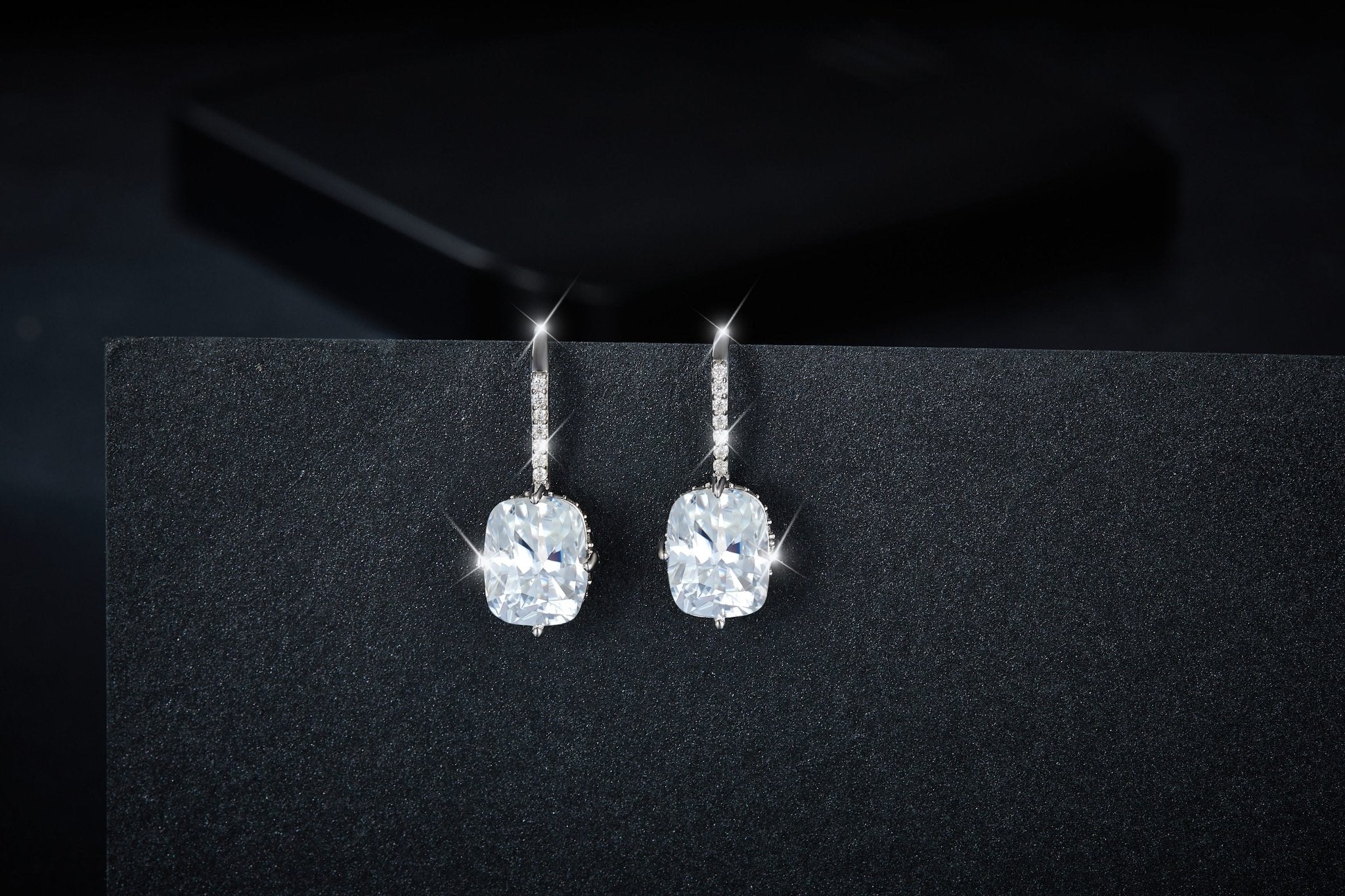 Boucles d'oreilles pendantes en argent sterling S925 plaqué platine avec moissanite coussin ovale 7x9mm, certificat GRA, cadeau élégant pour femme - IVOIRART.COM