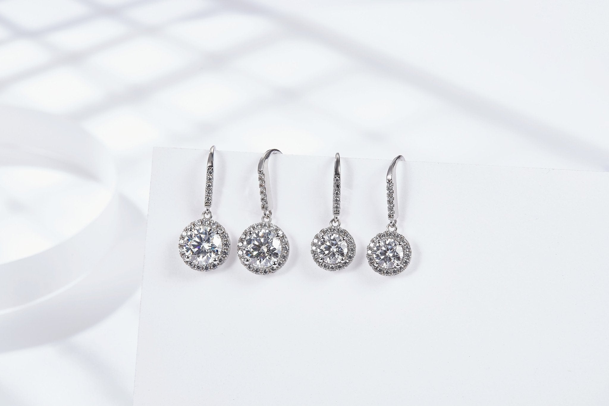 Boucles d'oreilles pendantes halo moissanite en argent sterling S925 0,5 ou 1CT, plaqué platine, avec certificat GRA, coffret cadeau pour femmes - IVOIRART.COM