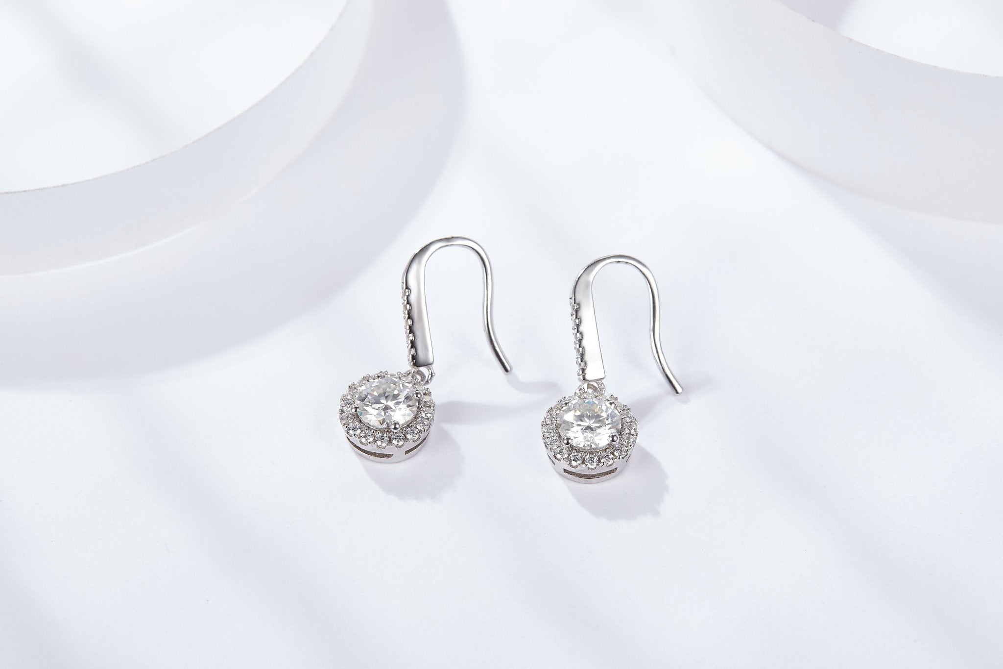 Boucles d'oreilles pendantes halo moissanite en argent sterling S925 0,5 ou 1CT, plaqué platine, avec certificat GRA, coffret cadeau pour femmes - IVOIRART.COM