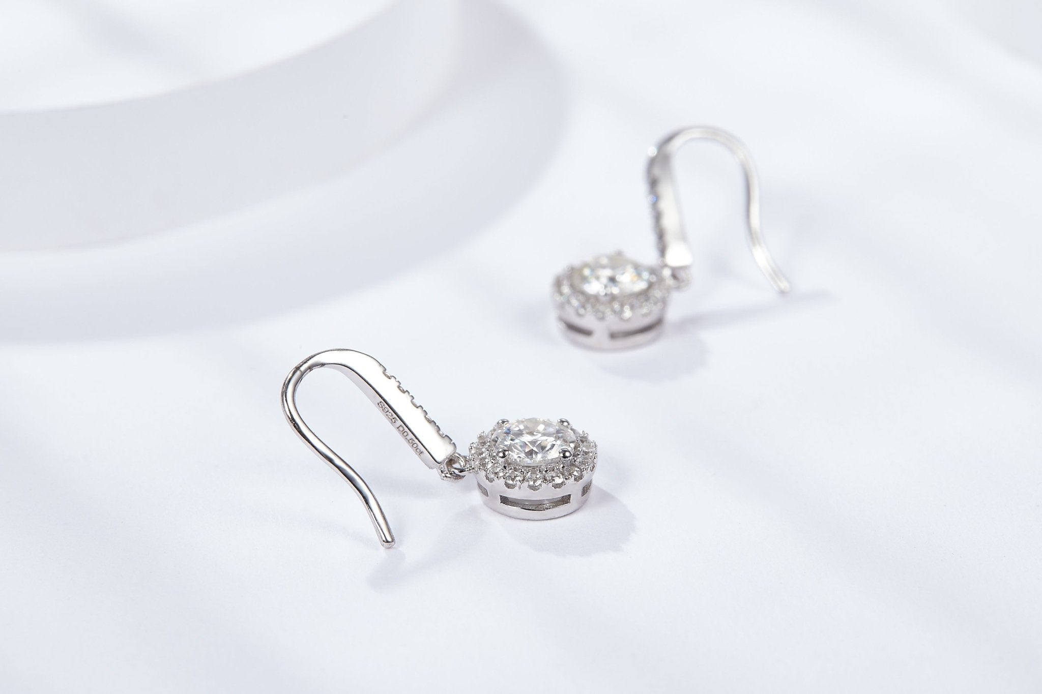 Boucles d'oreilles pendantes halo moissanite en argent sterling S925 0,5 ou 1CT, plaqué platine, avec certificat GRA, coffret cadeau pour femmes - IVOIRART.COM