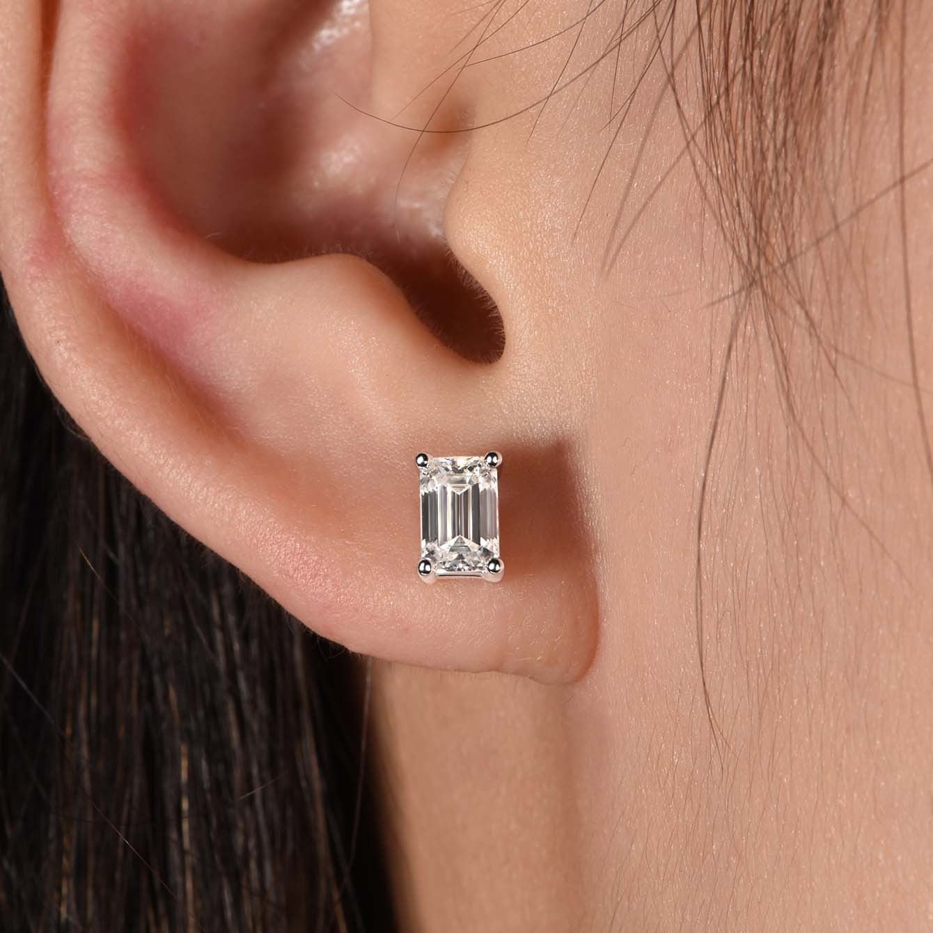 Boucles d'oreilles puces émeraude Moissanite S925 argent 0,8/1ct D-VVS1, plaqué. - IVOIRART.COM