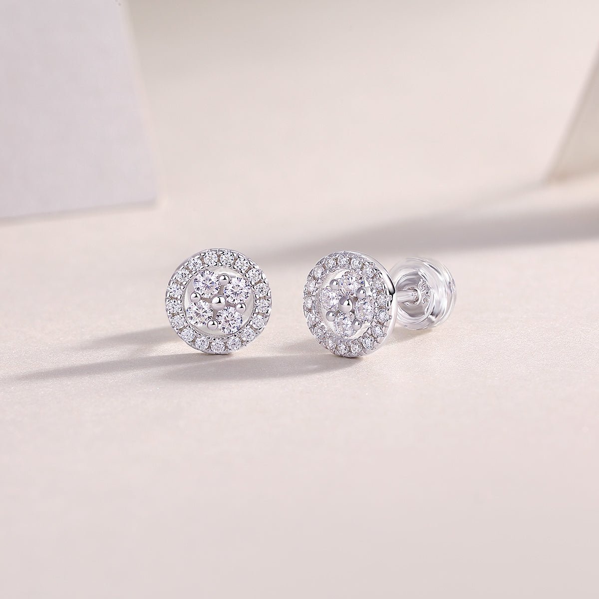 Boucles d'oreilles puces halo rondes S925 argent sterling Moissanite D-VVS1 Plat. - IVOIRART.COM