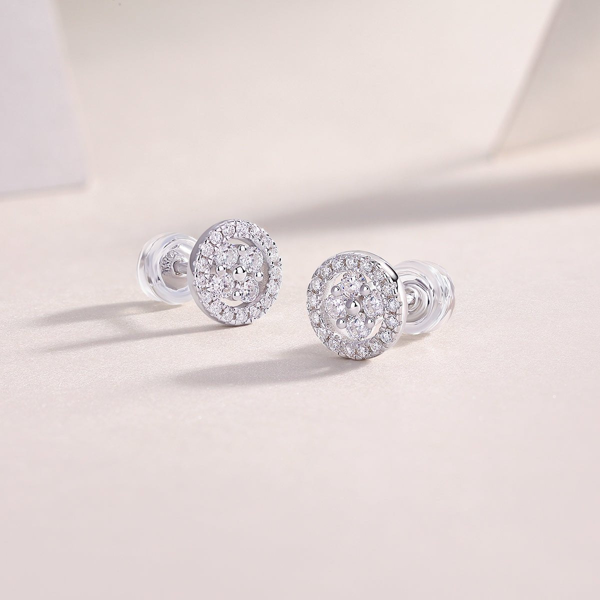 Boucles d'oreilles puces halo rondes S925 argent sterling Moissanite D-VVS1 Plat. - IVOIRART.COM
